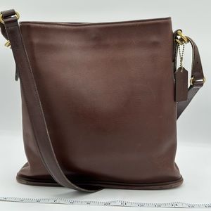 256 Exquisite Vintage Coach 9806